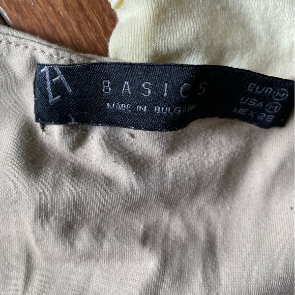 Women camisoles bundle - Picture 3 of 4